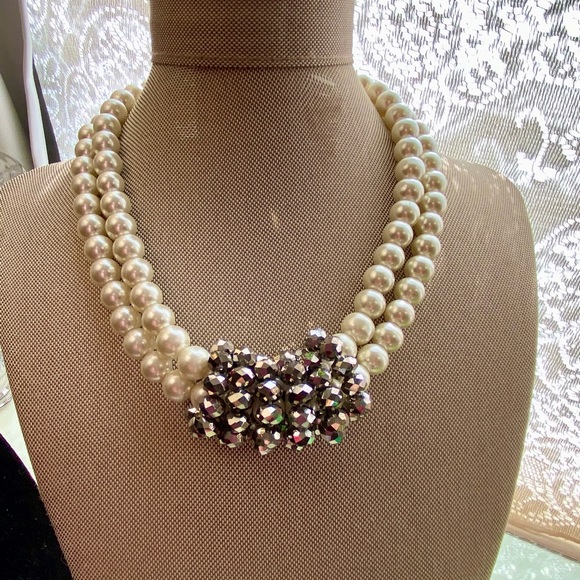 Vintage double strand faux pearl and crystal collar style necklace - Picture 2 of 6